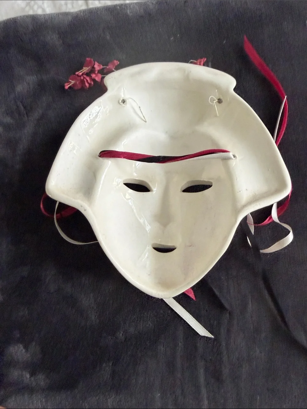 Vintage Decorative Geisha Wall Mask in Cream and Pink